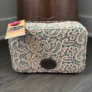 Justin Jewelry Organizer
Turquoise w/Lace overlay, ring,necklace,pockets, zipper